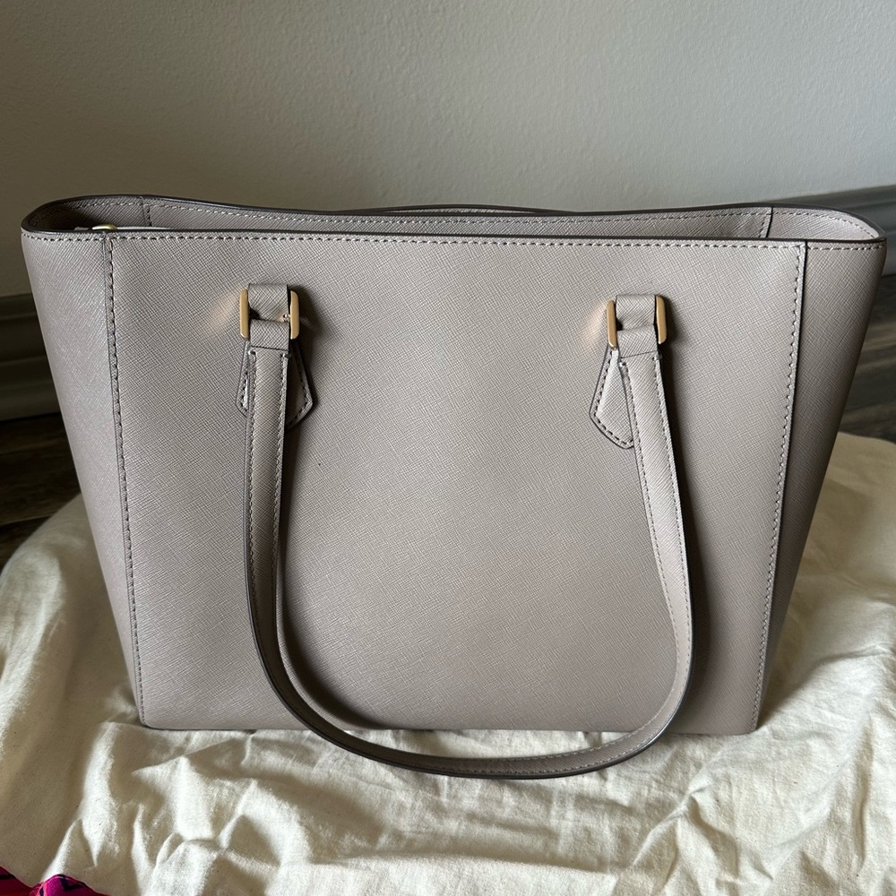 Tory Burch Robinson Tote - Picture 5 of 6